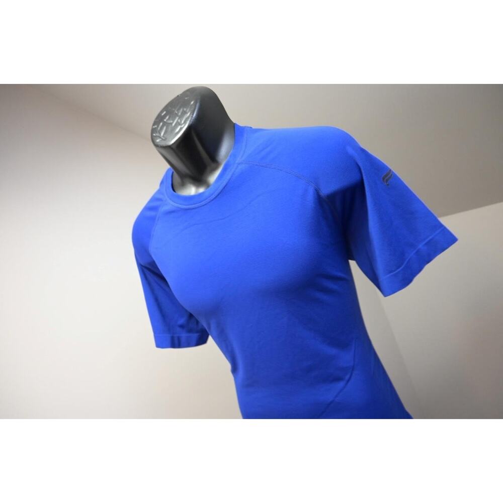 Fabletics Gym Shirt Wicking Fitted Short Sleeve Athletic Blue Tee Mens‎ Large